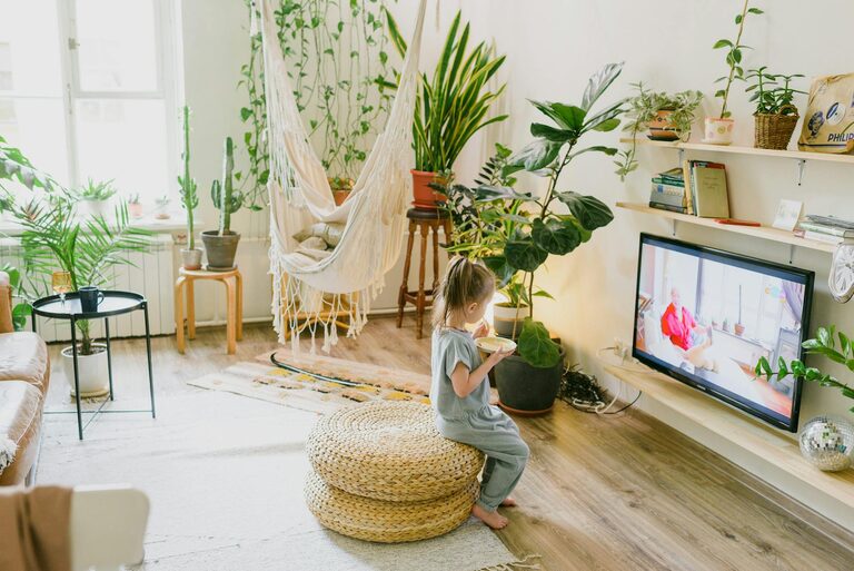 Tips for Creating a Cosy and Inviting Living Room on a Budget
